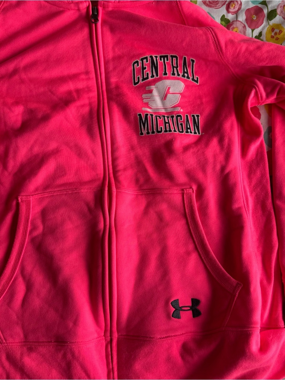 Large WOMENS under armour cmu central Michigan hoodie sweatshirt zip up jacket - Picture 2 of 3